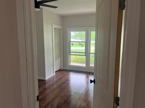 303 E Treadwell - Photo 2