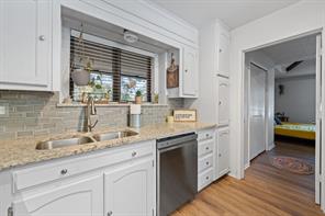 312 Trailwood Drive - Photo 13