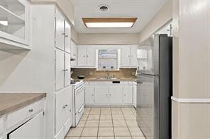 1111 Elmwood Street - Photo 25