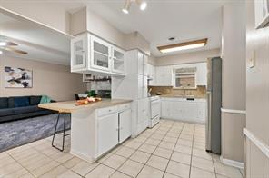 1111 Elmwood Street - Photo 5