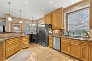 816 Rolling Meadows Court - Photo 17