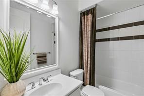 605 Royal Glen Drive - Photo 10