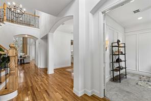 605 Royal Glen Drive - Photo 4