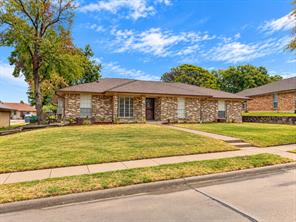1605 Brighton Drive - Photo 2