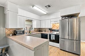 403 S Hamilton - Photo 2
