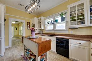 1515 Caddo Street - Photo 9