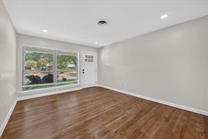 1607 Nantucket Drive - Photo 9