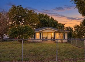 1818 State Highway 171 - Photo 2