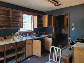 17109 FM 195 - Photo 18