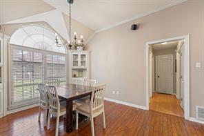 1618 Hyde Park Boulevard - Photo 10