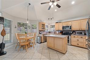 1618 Hyde Park Boulevard - Photo 11