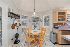 1618 Hyde Park Boulevard - Photo 12