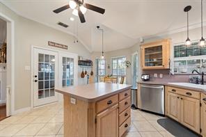 1618 Hyde Park Boulevard - Photo 14