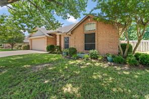 1618 Hyde Park Boulevard - Photo 2