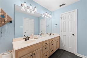 1618 Hyde Park Boulevard - Photo 26