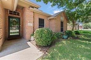 1618 Hyde Park Boulevard - Photo 3