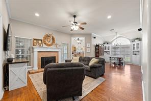 1618 Hyde Park Boulevard - Photo 5