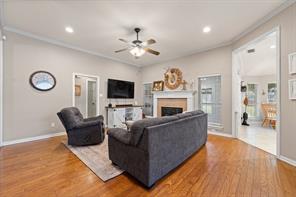 1618 Hyde Park Boulevard - Photo 7