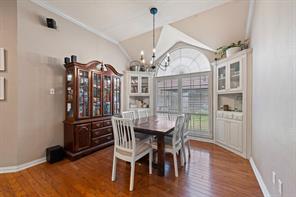 1618 Hyde Park Boulevard - Photo 9