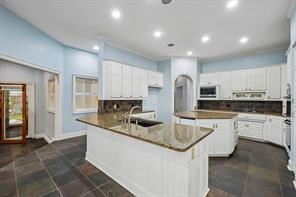 32 Victoria Drive - Photo 2