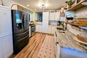1426 Farm Road 2560 - Photo 6