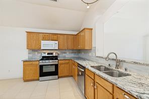 1412 Sleepy Hollow Drive - Photo 11