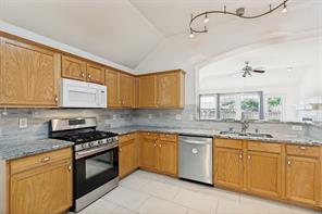 1412 Sleepy Hollow Drive - Photo 12