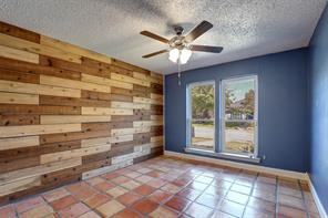 1910 Middle Glen Drive - Photo 15