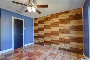 1910 Middle Glen Drive - Photo 16