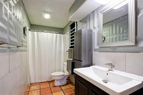 1910 Middle Glen Drive - Photo 20