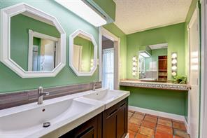 1910 Middle Glen Drive - Photo 27