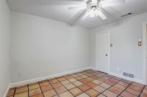 1910 Middle Glen Drive - Photo 29