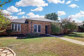 1910 Middle Glen Drive - Photo 3