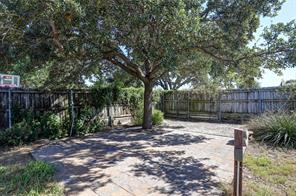 1910 Middle Glen Drive - Photo 33