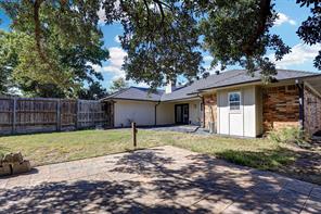 1910 Middle Glen Drive - Photo 34