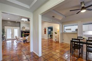 1910 Middle Glen Drive - Photo 4