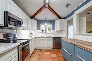 1910 Middle Glen Drive - Photo 8