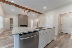 921 Putnam - Photo 13