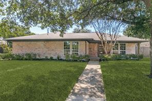 2704 Parkhaven Drive - Photo 2