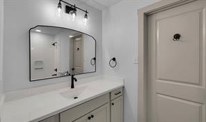 903 E Avenue C - Photo 15