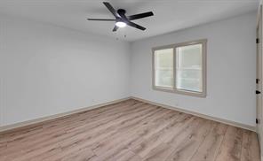 903 E Avenue C - Photo 18