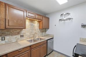 1309 Berry Drive - Photo 10