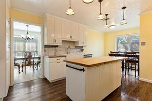 1611 Barclay Drive - Photo 10