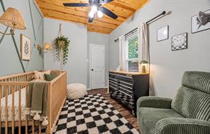 2206 Drake Street - Photo 13