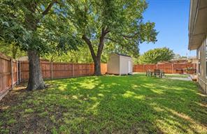 2206 Drake Street - Photo 15