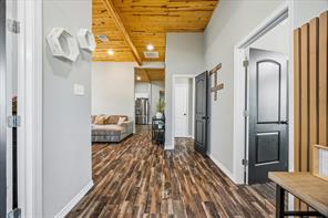 2206 Drake Street - Photo 3