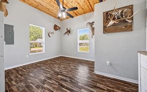2206 Drake Street - Photo 4