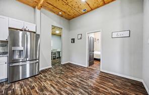 2206 Drake Street - Photo 7