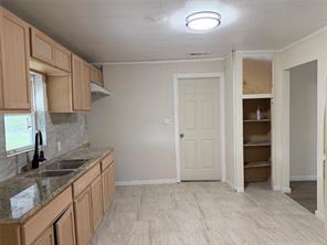 1003 E Main Street - Photo 3