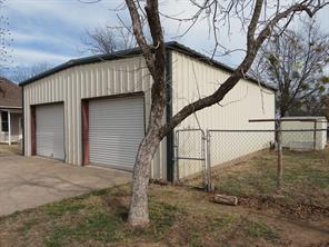 911 W Liveoak Street - Photo 34
